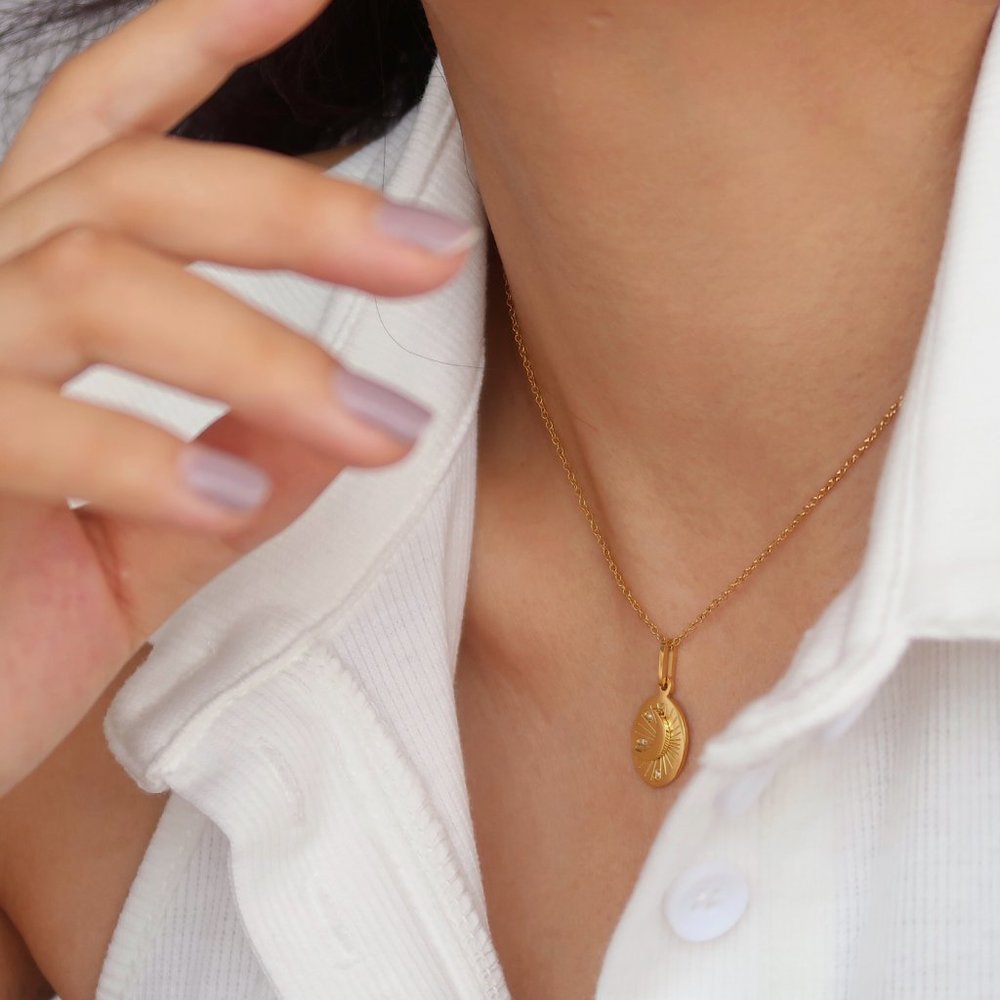 NEW 18K Gold Plated Diamond Moon Oval Necklace - Picture 6 of 12